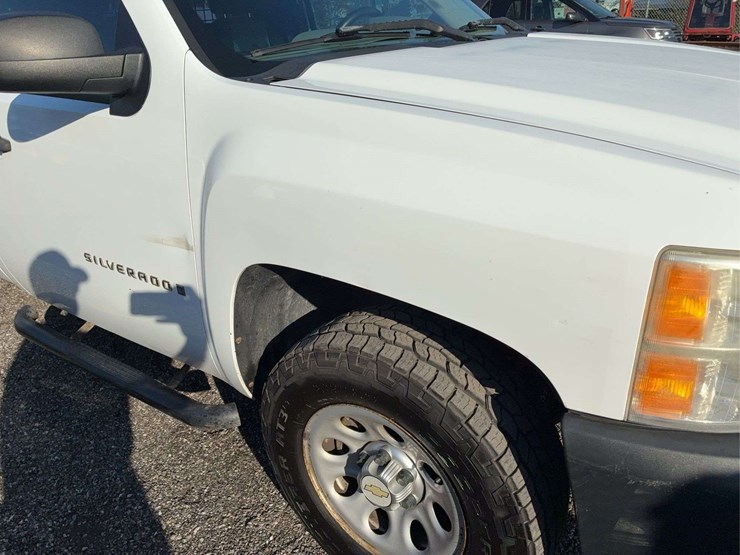 2008-chevrolet-silverado-image-2