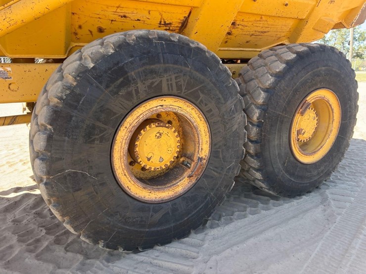 2006-deere-250d-image-14