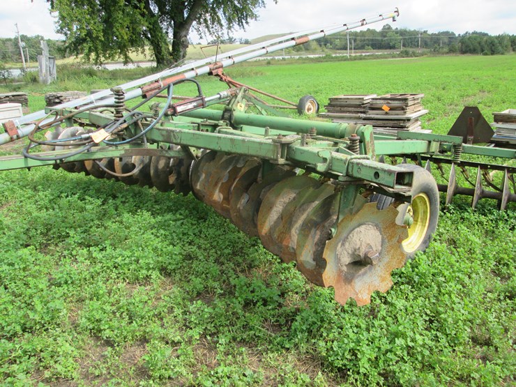 john-deere-15-image-1