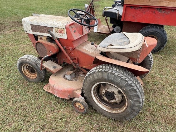 custom-600-lawn-mower-image-2