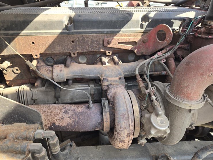 2005-mack-cl733-image-52