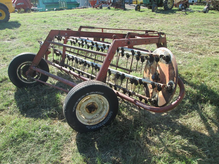 hesston-3800-image-3
