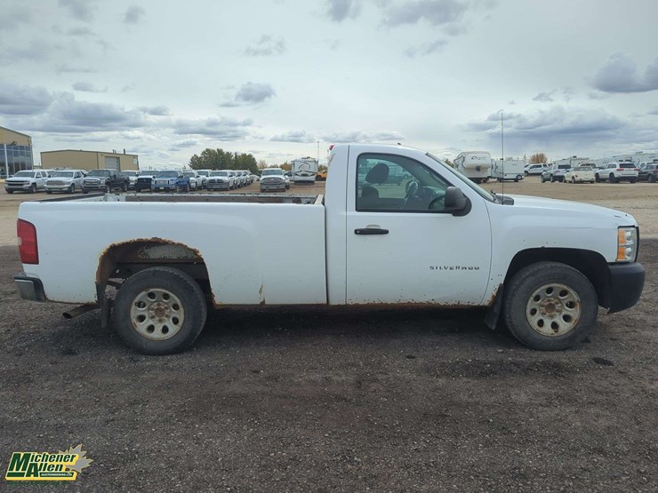 2012-chevrolet-silverado-1500-image-27