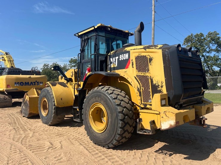 2016-caterpillar-950m-image-2