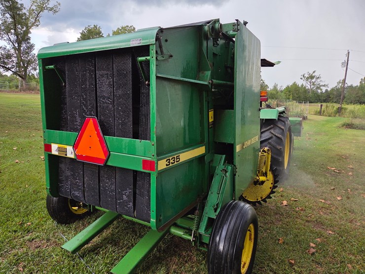 john-deere-335-image-7