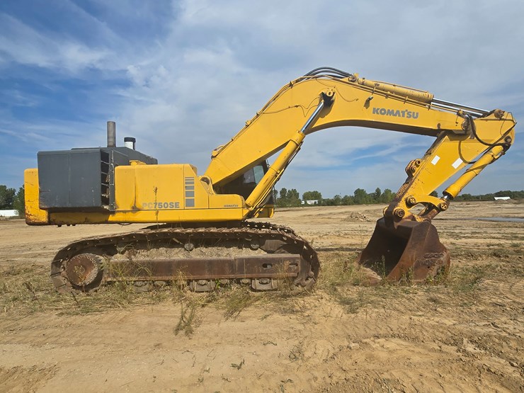 komatsu-pc750-se-image-4