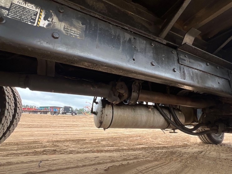 2002-mack-rd688s-image-17