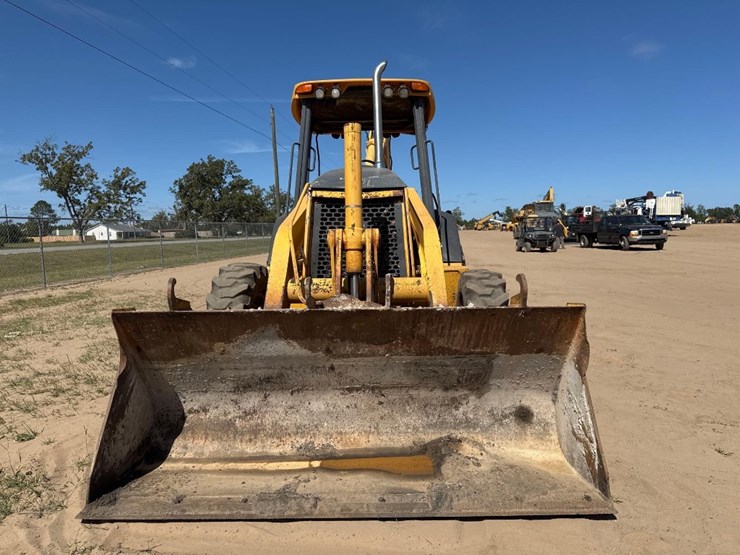 2006-deere-310sg-image-3