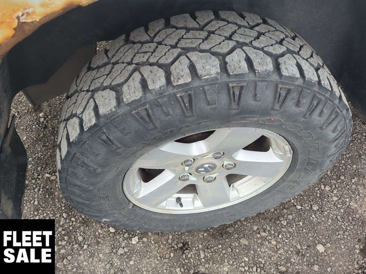 2012-ram-1500-slt-image-37
