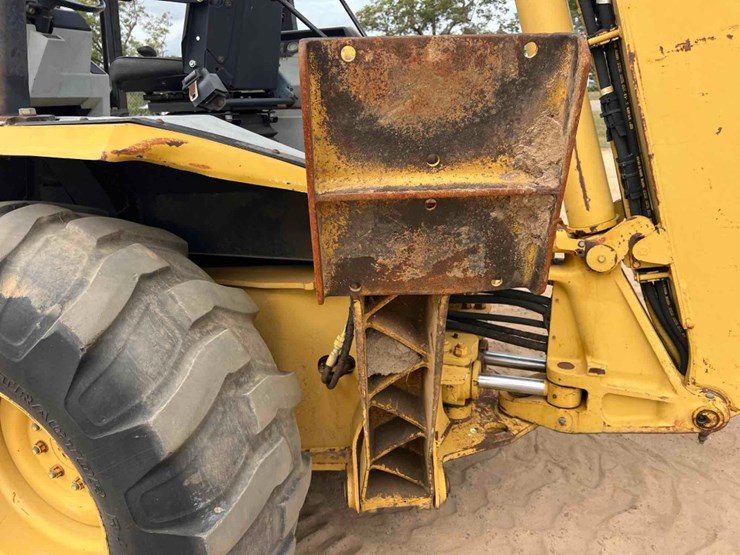 caterpillar-416b-image-14