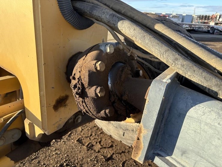 2011-deere-872gp-image-36