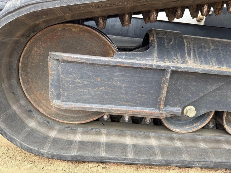 2016-bobcat-t770-image-13