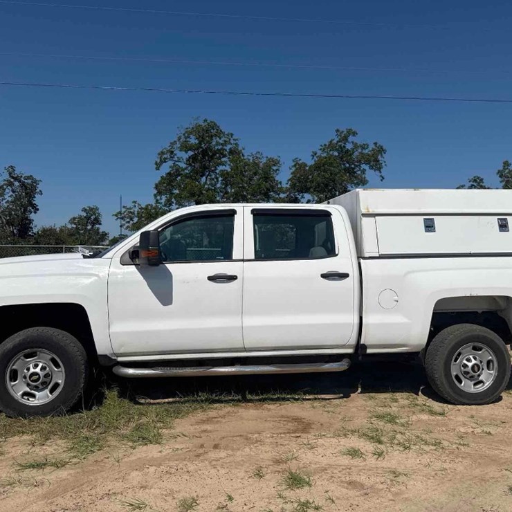 2016 CHEVROLET 2500