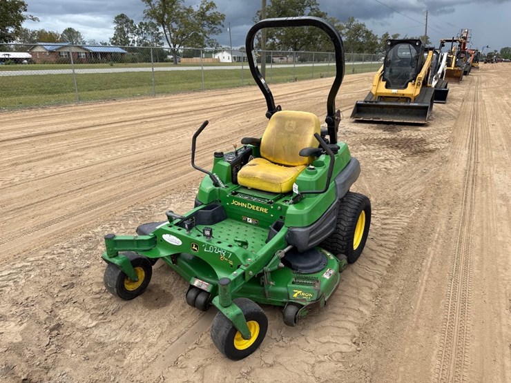 john-deere-la-image-1
