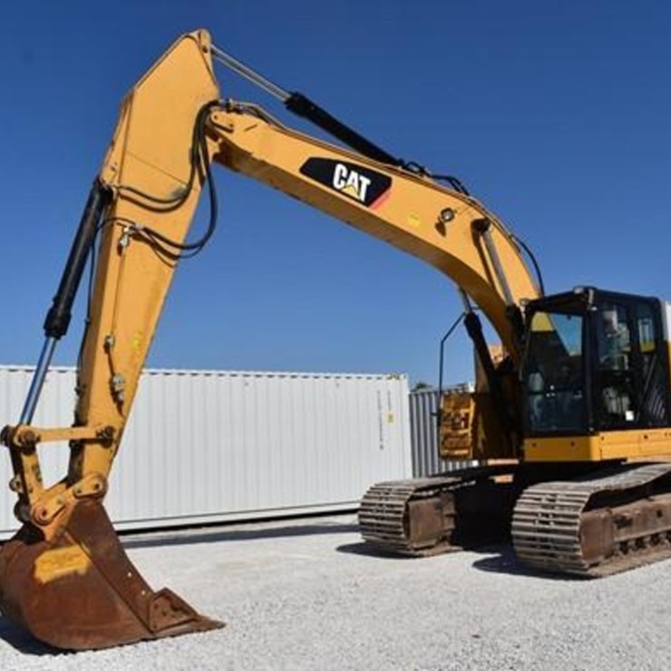 2015 CATERPILLAR 328D LCR
