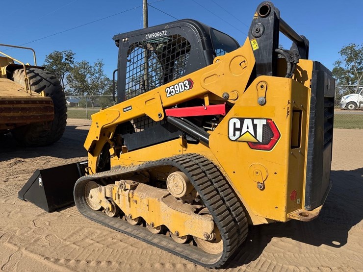 2020-caterpillar-259d3-image-8