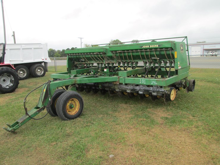 john-deere-750-image-1