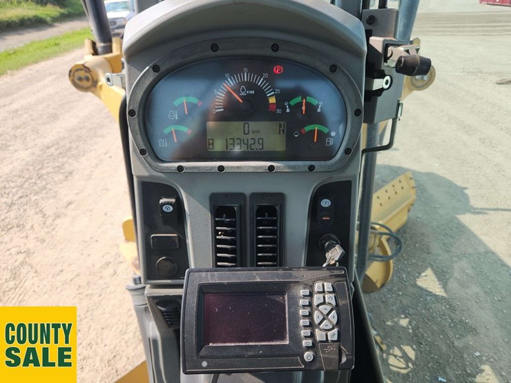 2015-caterpillar-160m-awd-image-9