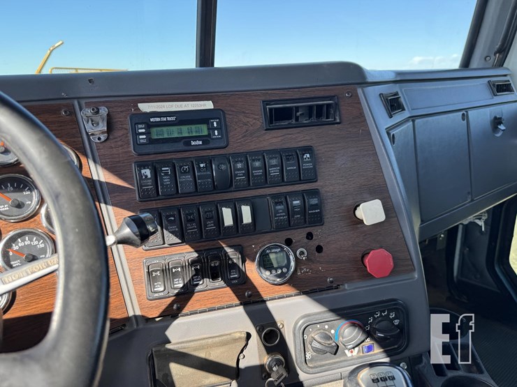 2009-western-star-4900-image-38