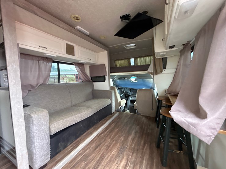2002-ford-e450-image-10