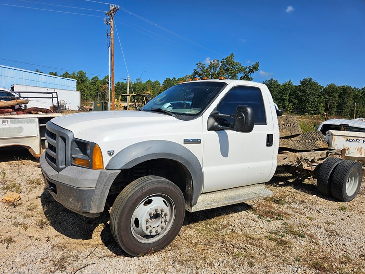 2005-ford-f450-image-3