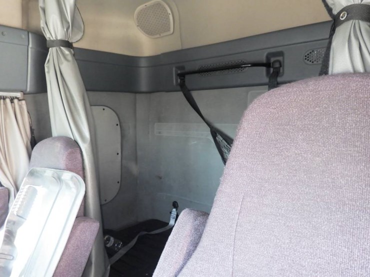 2018-freightliner-cascadia-125-image-9