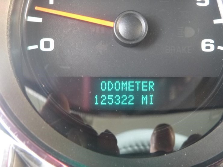 2012-chevrolet-3500-image-18