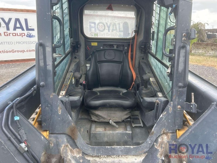deere-325g-image-11