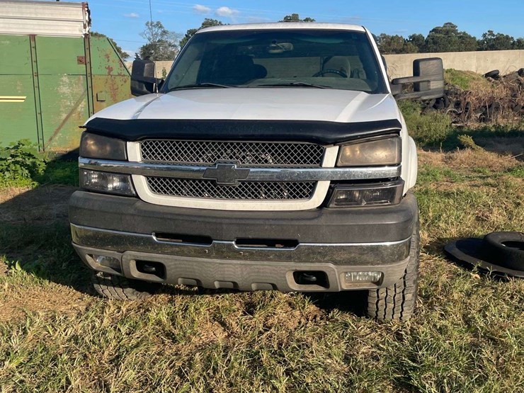 2003-chevrolet-2500-image-2