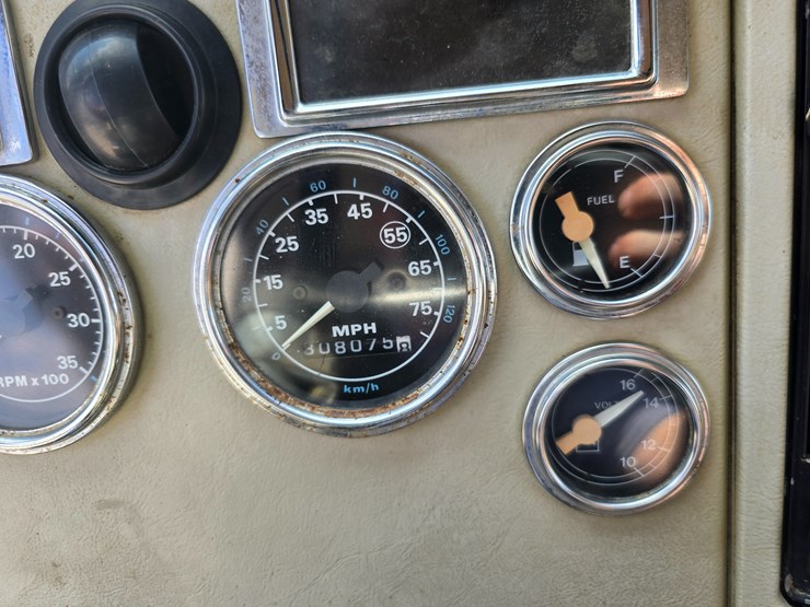 1994-ford-lta9000-image-108