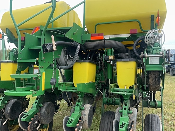 john-deere-16-image-42