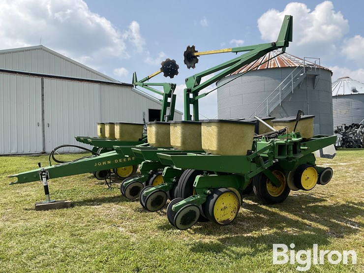1981-john-deere-7000-image-1