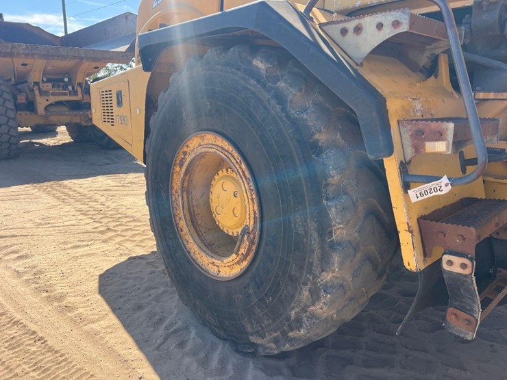 2006-deere-250d-image-15