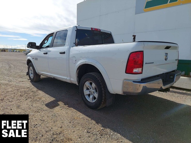 2018-ram-1500-slt-image-3