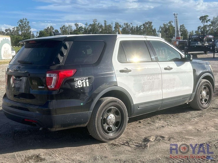 2016-ford-explorer-image-3