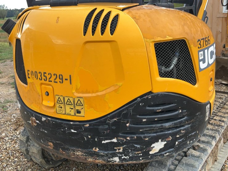 2017-jcb-8029cts-image-23