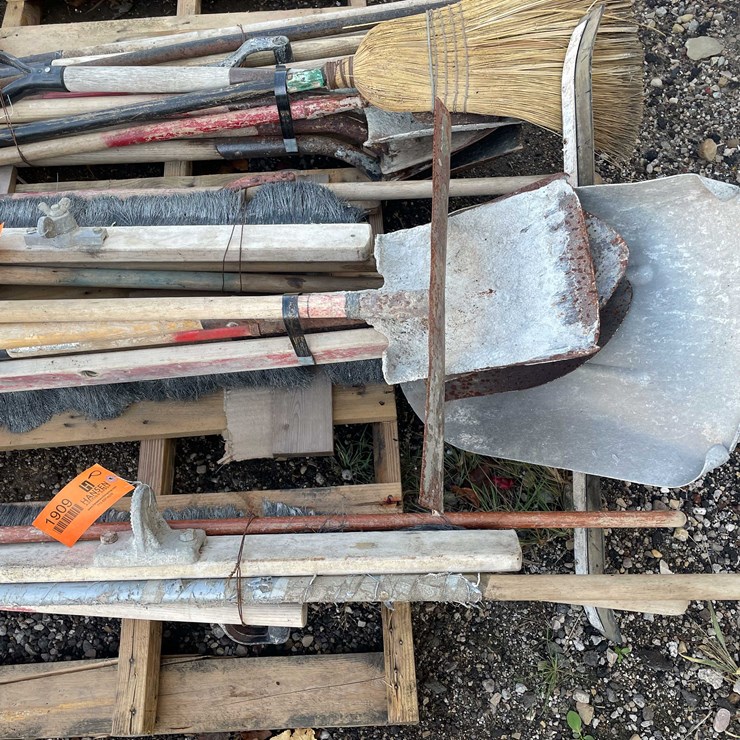 #1908 • Lot of (7) Hand Tools