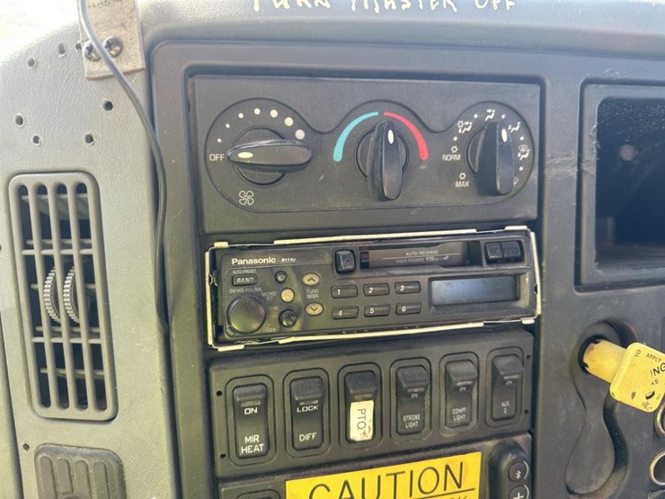 2006-international-durastar-4300-image-42