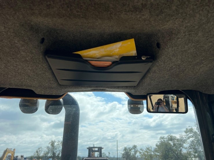 2018-deere-410l-image-37