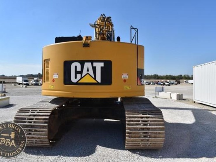 2015-caterpillar-328d-lcr-image-25