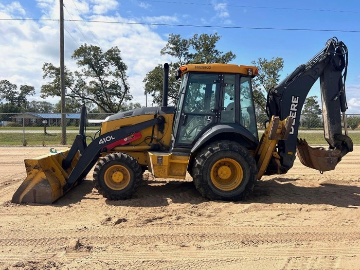 2018-deere-410l-image-1