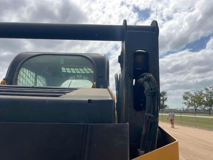 2019-caterpillar-259d-image-21