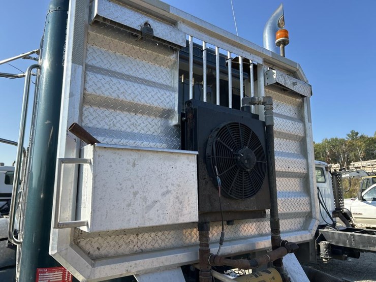 2009-peterbilt-386-image-23