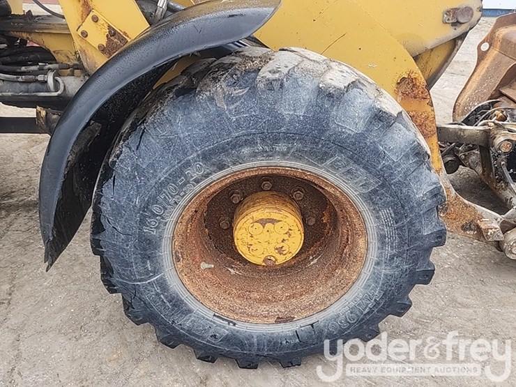 2008-caterpillar-908h-image-12