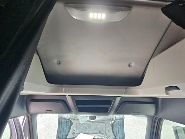 2019-freightliner-cascadia-126-image-80