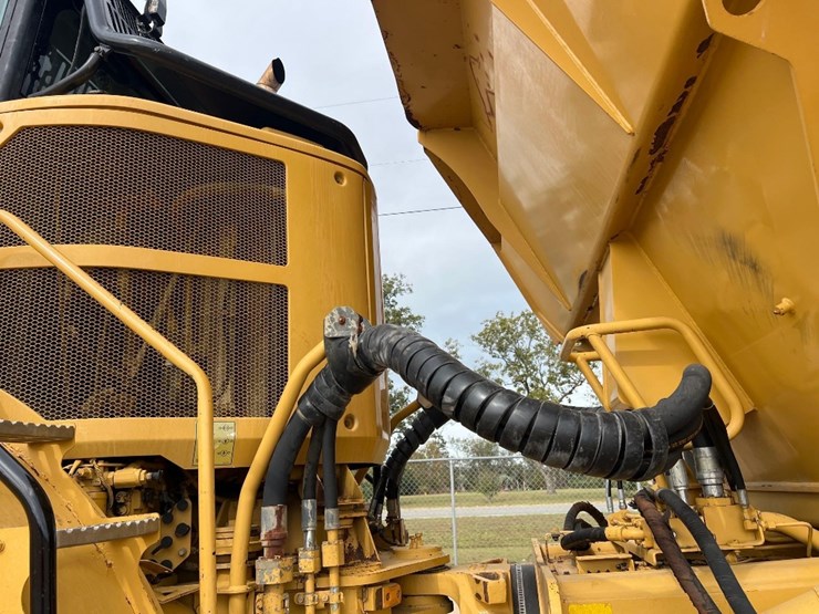 caterpillar-740b-image-12