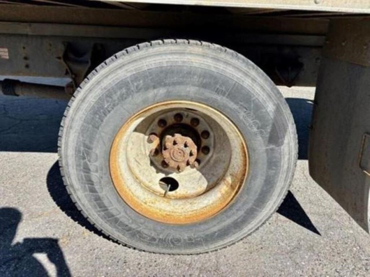 2013-ford-f750-xl-image-46
