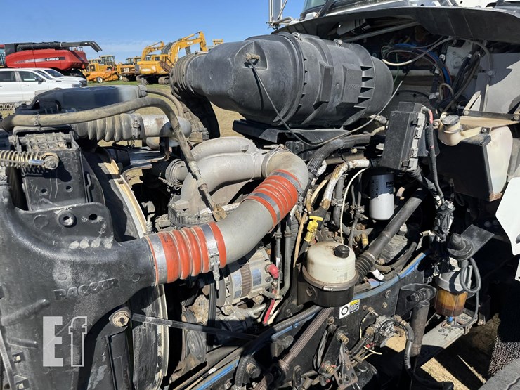 2011-kenworth-t800-image-40