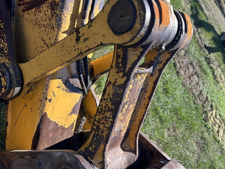 deere-200-lc-image-43