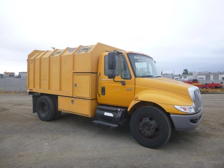 2004-international-durastar-4200-image-2